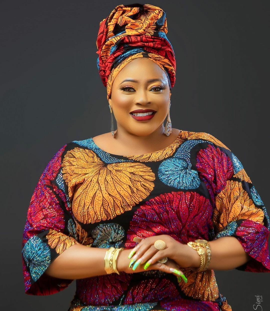 Ayo Adesanya’s Festive Warning: ‘There’s No Shortcut to Success!’ Nollywood star Ayo Adesanya shared some eye-opening advice for