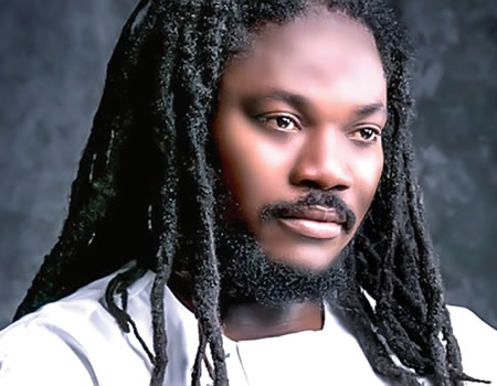 Daddy Showkey Turns Train Delay into a Reggae Concert – Warri-Itakpe Passengers Groove While Waiting Now, imagine this: You're on a train, hoping